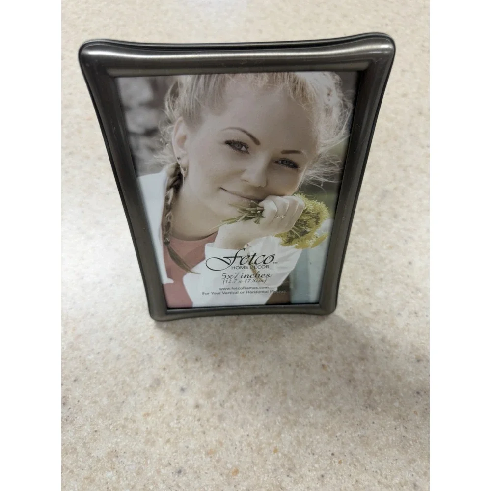 Fetco Home Decor 5x7 Metal Picture Frame Pewter Silver Tabletop Wall Display